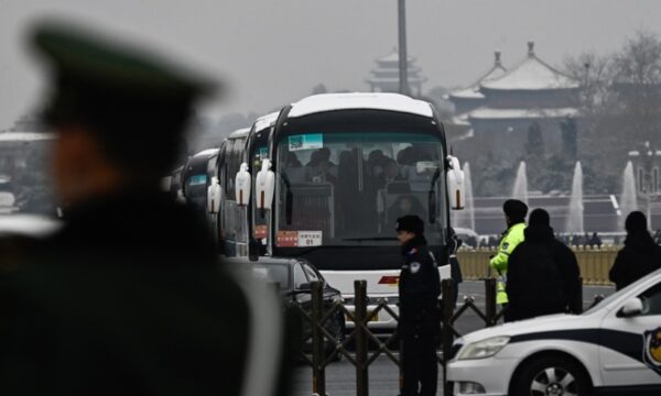 中国「両会」期間中　北京で異常警戒敷かれる