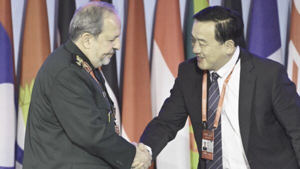 イラン外相　「中共が一貫してイランを支援」