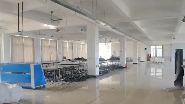 工場に仕事なく 街にも人影なし 製造拠点・珠江デルタが冷え込む