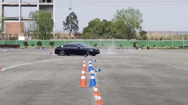 中国大手自動車情報サイトに制限　自動運転テストが原因か