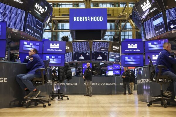 原油価格が115ドルに達し、米国株は下落分の一部を回復