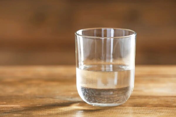 置きっぱなしの水は危険？ 専門家の判断基準