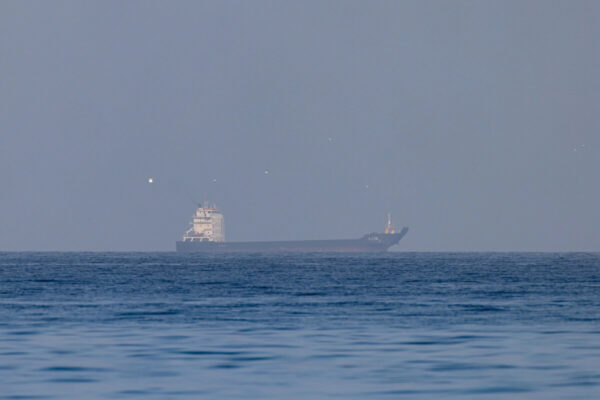 イラン　ホルムズ海峡全面封鎖　電力施設および米国企業への攻撃を警告