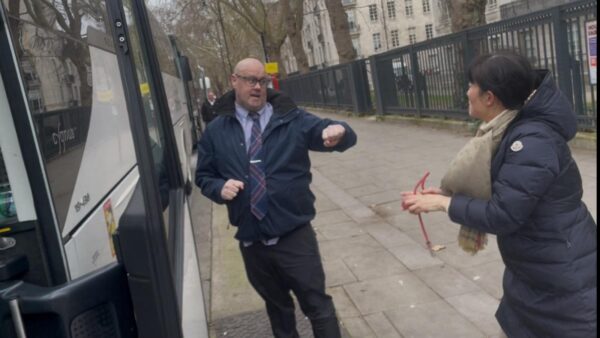 英国で法輪功学習者が男から暴行受ける　ロンドン警察が捜査を開始