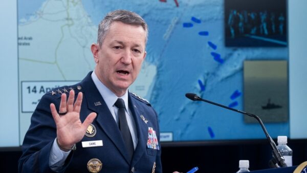 米軍　イラン港湾への海上封鎖を継続　「従わなければ武力行使」と警告
