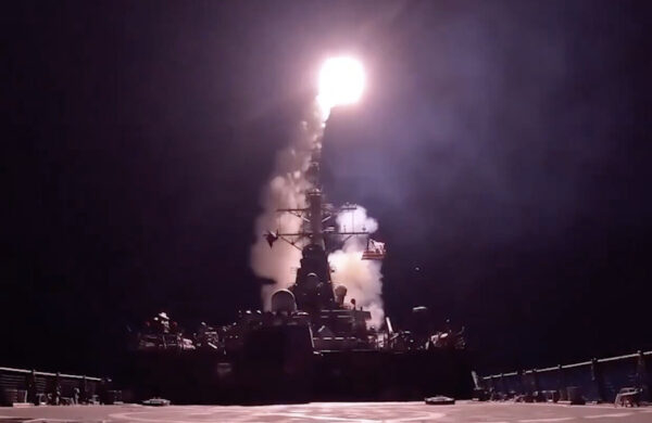 米・イラン和平交渉進行中　米軍はイラン国境付近で待機