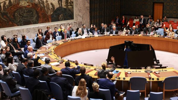 湾岸諸国　国連に武力行使容認を要求　中露仏は強く反対