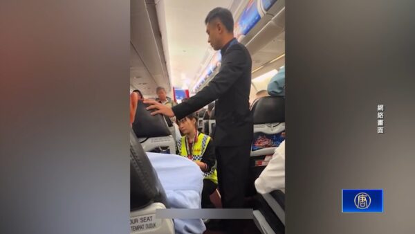 エアアジア機内で中国籍女性が騒動　警察が降機させ　1時間超遅延
