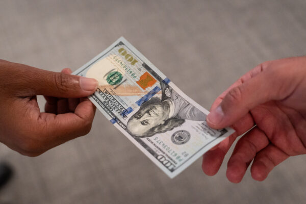 イラン戦争で湾岸同盟国がドル支援を要請　知っておくべきこと