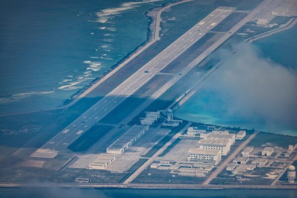 米国の中東シフトで空白　中共が南シナ海で支配力強化