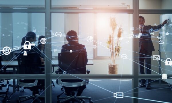 政府　全国の地方自治体に対し　政府認定のIT機器のみを調達するよう義務づけ　中国製品への警戒か