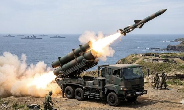 日本のミサイル発射が西太平洋情勢を揺るがす