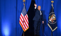 トランプ大統領　対イラン戦争再開の可否を検討か