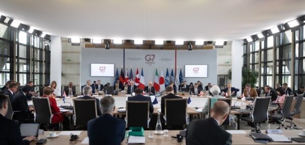 G7財務相会議　中東リスクと中国不均衡で結束　パリで共同声明採択