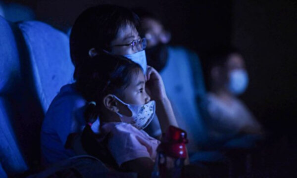 中国映画 連休直前に上映取りやめ続出 市場低迷が鮮明