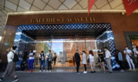 若者の憧れだったフランス高級百貨店　北京から撤退