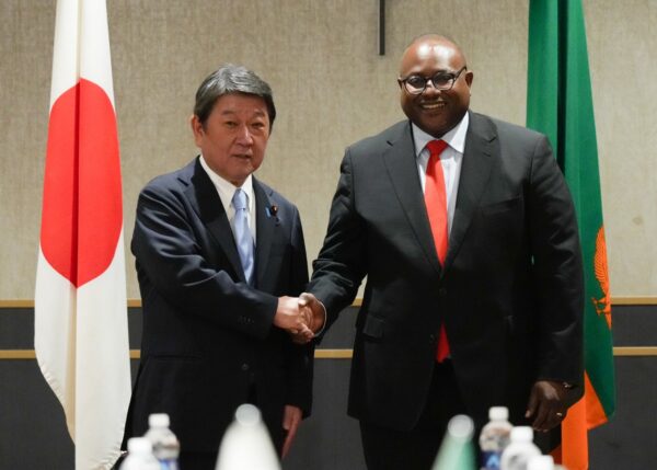 日本の外相として42年ぶりのザンビア訪問　重要鉱物の安定供給と経済関係強化へ