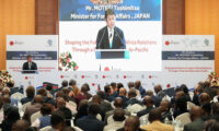 日本とアフリカが共に成長する未来へ　茂木外相が語る新外交戦略