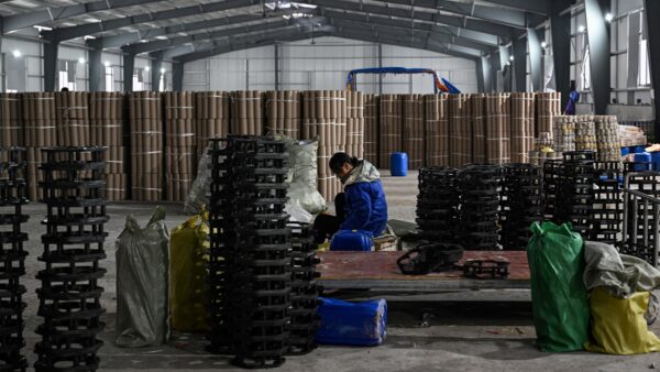 米中首脳会談でも中国経済に弾みなし　4月工業生産の伸び鈍化