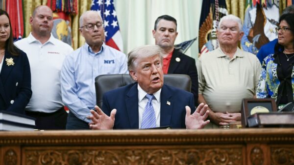 トランプ氏　息子の結婚式欠席も示唆　イラン対応で軍事行動の憶測