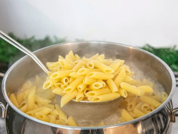 知られざるパスタのゆで汁の活用法