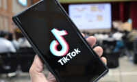 中国版TikTokで「深夜の造反」ラッシュ　若者たちが「隠語」で政権批判
