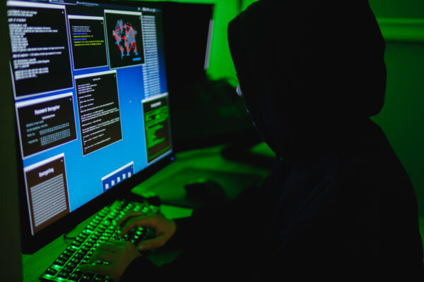 中共系ハッカー　キューバ外交官68人のメール監視か