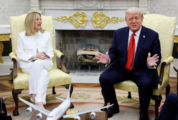 トランプ氏　イタリアとスペインからの撤退を検討か