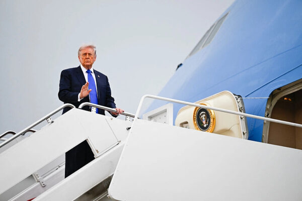 イラン「核の塵」除去で米中進入を示唆　＝トランプ氏