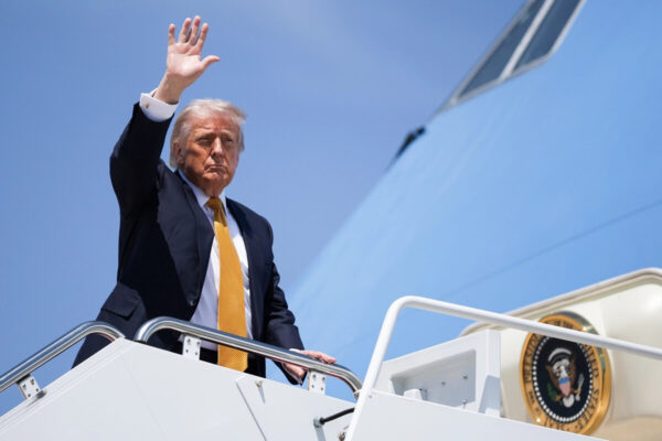 トランプ氏　首脳会談のため中国へ