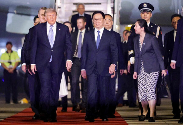 トランプ氏　台湾・イラン情勢を巡る緊張のなか北京に到着　重大な首脳会談へ