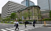日本の地方銀行　20年間の変遷　脱中国化で世界展開へ