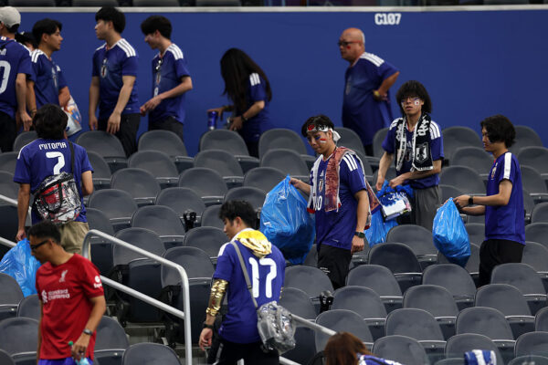 W杯　オランダと引き分けた日本　サポーターのマナーにも称賛集まる
