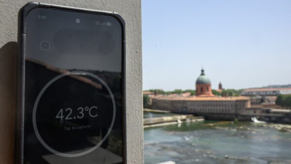 欧州各地で異常な高温　熱波が各国を襲い気温40度に迫る