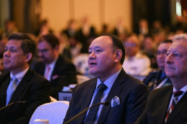 フィリピン国防相　中共制裁報道に反論　「中国に資産ない」