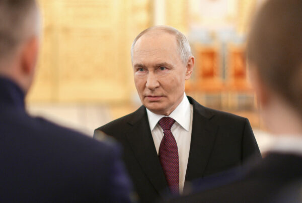 ウクライナ　戦火をプーチンの足元まで拡大