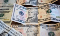 米利上げ観測でドルが1年ぶり高値に上昇