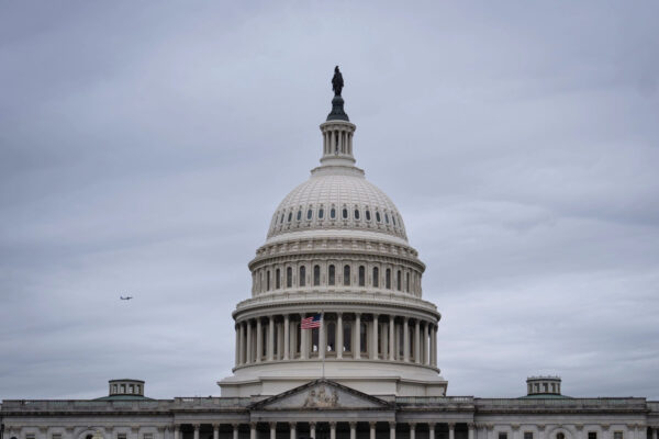 米下院　対イラン軍事行動を阻止する決議案を可決