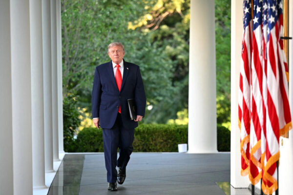 トランプ大統領　食料供給強化に向け「環境再生型農業」の大統領令に署名