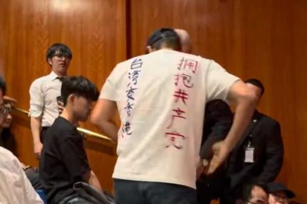 台湾の最大野党トップが訪米　中国出身者が抗議 「共産党受け入れるなら 台湾は香港に」