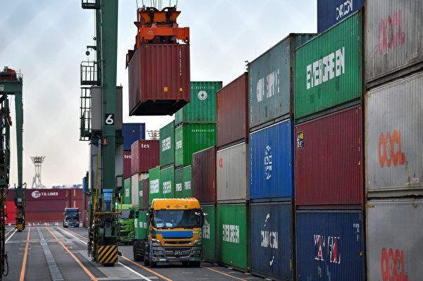 対米原油輸入が9倍に　6月貿易統計　米国向け黒字は49%減