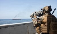 米海軍　ホルムズ海峡の航行の自由を守ると表明　脅威レベルは「深刻」を維持