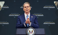 米財務長官　ハメネイ師の「金庫番」を特定　不動産の公開を計画