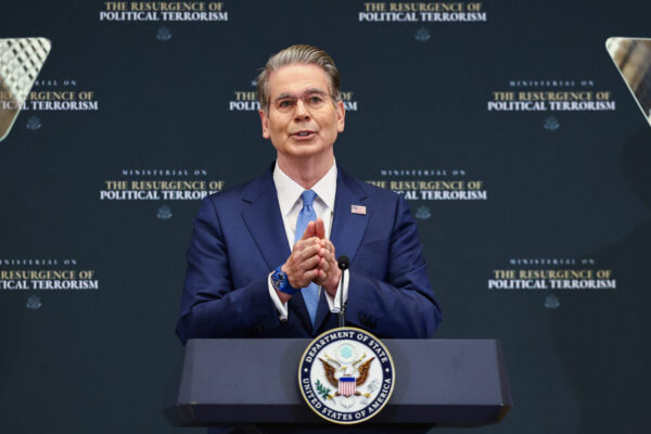 米財務長官　ハメネイ師の「金庫番」を特定　不動産の公開を計画