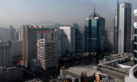 中国土地財政3割縮小　印紙税増でも穴埋めならず