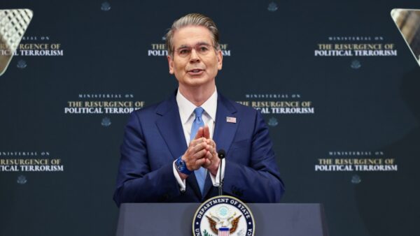 米財務長官 中共AI企業への制裁示唆　「蒸留」問題で調査へ