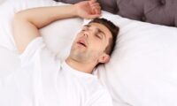 暑い夏にぐっすり眠るには――専門家が教える7つの方法