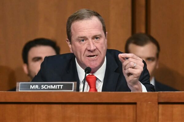 出生地主義めぐり米上院議員が警鐘　「中共軍高官の妻による米国出産を許さない」