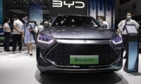 中国自動車ディーラー苦境　7割超が半年目標未達　管理職給与ゼロの動きも