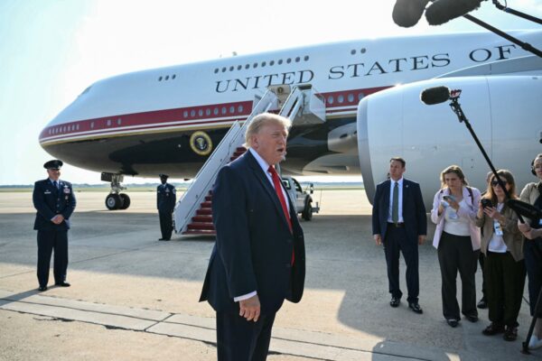 原油価格が急落　トランプ大統領「イラン核問題の協議は順調」